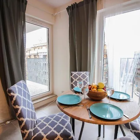 דירה Comfortable And Spacious Apartment- Dmowskiego Street ורוצלב