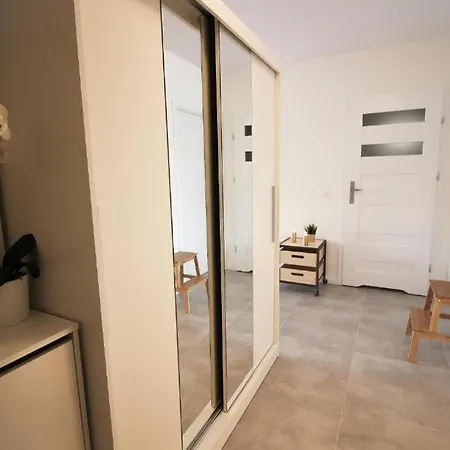 דירה Comfortable And Spacious Apartment- Dmowskiego Street ורוצלב